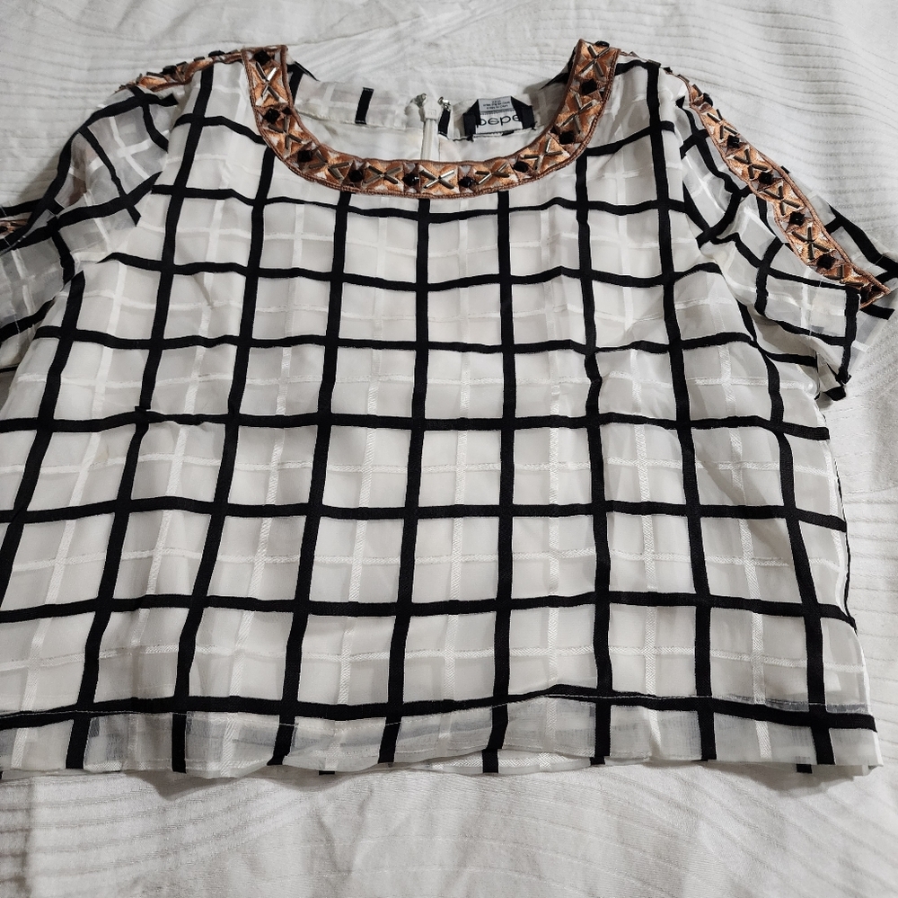 Top - Picture 4 of 4